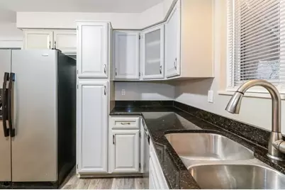 1025 Catherine Dr, Conway, PA 15027 - Photo 8