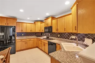 1303 Cherry Hill Dr, Collier Township, PA 15142 - Photo 12