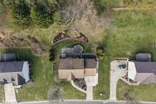 208 Murdock Way, Hempfield Township, PA 15601 - Photo 8