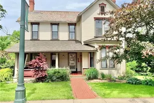 323 Franklin St, Slippery Rock, PA 16057 - Photo 1