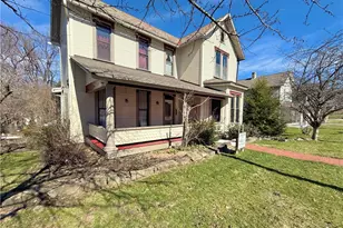 323 Franklin St, Slippery Rock, PA 16057 - Photo 2