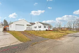 1613 Wooley Ave, New Castle, PA 16101 - Photo 2