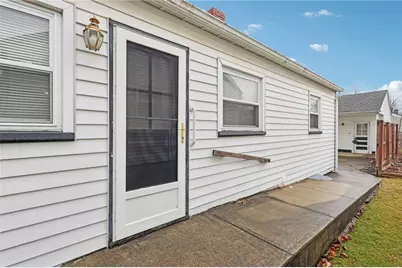 1613 Wooley Ave, New Castle, PA 16101 - Photo 6