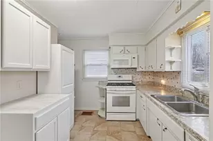 1613 Wooley Ave, New Castle, PA 16101 - Photo 10