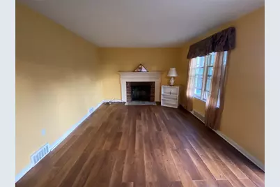 165 Meadowbrook Dr, Bethel Park, PA 15102 - Photo 2