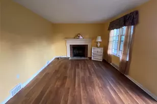 165 Meadowbrook Dr, Bethel Park, PA 15102 - Photo 2