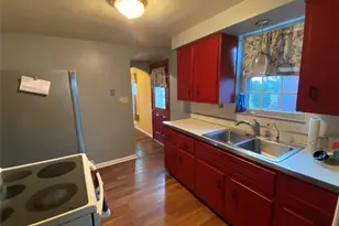 165 Meadowbrook Dr, Bethel Park, PA 15102 - Photo 4