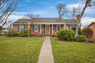 625 Ray Dr, Carnegie, PA 15106 - Photo 1