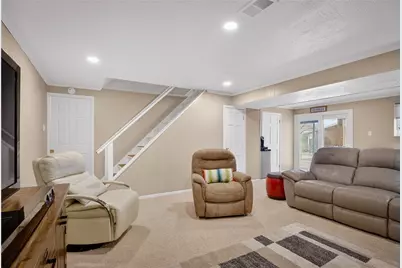 625 Ray Dr, Carnegie, PA 15106 - Photo 20