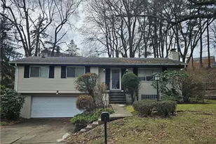221 Thornberry Dr, Pittsburgh, PA 15235 - Photo 1