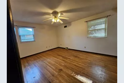 221 Thornberry Drive, Pittsburgh, PA 15235 - Photo 6