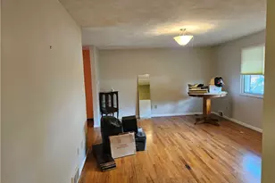 221 Thornberry Dr, Pittsburgh, PA 15235 - Photo 2