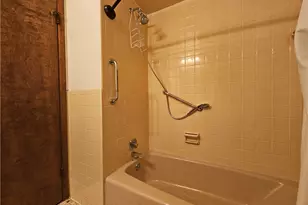 221 Thornberry Dr, Pittsburgh, PA 15235 - Photo 14