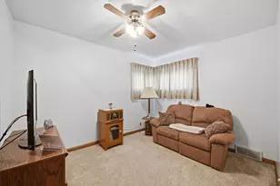 2039 Circle Drive+3 Car Garage, Hopewell Township, PA 15001 - Photo 16