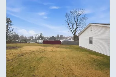 2039 Circle Drive+3 Car Garage, Hopewell Township, PA 15001 - Photo 8