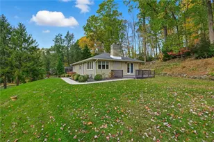 690 Pearce Mill Rd, Pine Township, PA 15090 - Photo 2