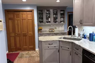 132 Penhurst Dr, Wilkins Township, PA 15235 - Photo 16