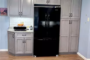 132 Penhurst Dr, Wilkins Township, PA 15235 - Photo 12