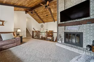 837 Magnolia Ln, Hempfield Township, PA 15639 - Photo 4