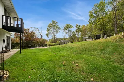 837 Magnolia Ln, Hempfield Township, PA 15639 - Photo 32