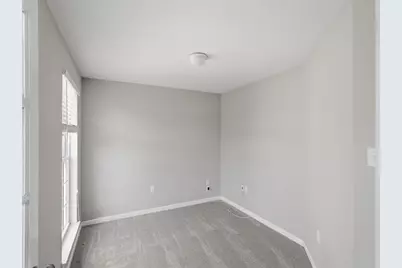 1885 Pioneer Dr, Pittsburgh, PA 15143 - Photo 4