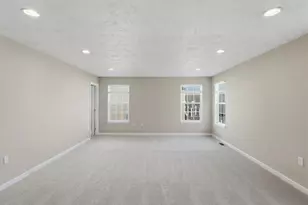 1885 Pioneer Dr, Pittsburgh, PA 15143 - Photo 12