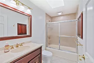 688 Carnival Dr, Pittsburgh, PA 15239 - Photo 16