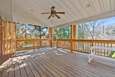 688 Carnival Dr, Pittsburgh, PA 15239 - Photo 12