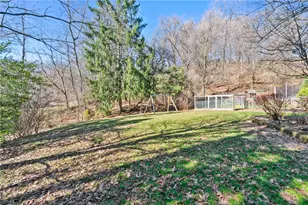 688 Carnival Dr, Pittsburgh, PA 15239 - Photo 24