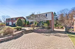 688 Carnival Dr, Pittsburgh, PA 15239 - Photo 26