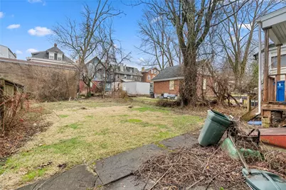 5825 Douglas St, Pittsburgh, PA 15217 - Photo 12
