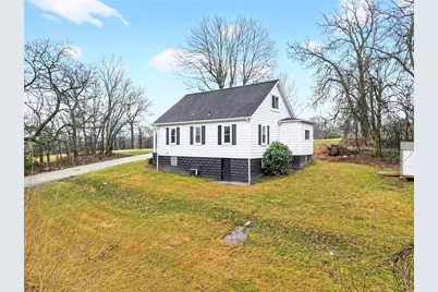 1107 Reeves Ave, Monessen, PA 15062 - Photo 6