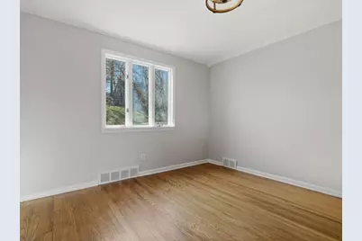 1002 S Greenlawn Dr, Pittsburgh, PA 15216 - Photo 18