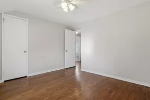 1002 S Greenlawn Dr, Pittsburgh, PA 15216 - Photo 20