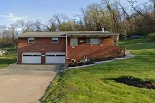 100 Pinewood Dr, South Fayette, PA 15017 - Photo 1