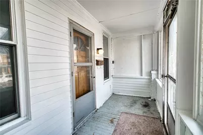 719 Crescent Ave, Ellwood City, PA 16117 - Photo 4