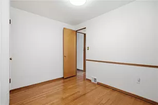 4782 Barone Dr, Pittsburgh, PA 15227 - Photo 14