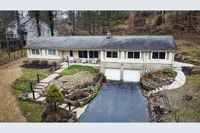 104 Lakewood Dr, Center Township, PA 16001 - Photo 2