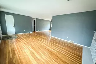 104 LakeWood Dr, Center Township, PA 16001 - Photo 8