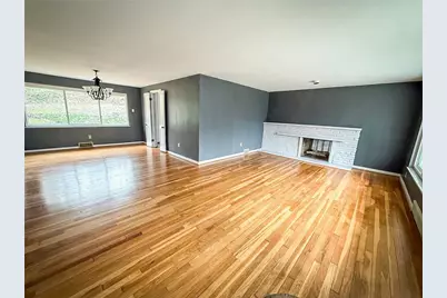 104 Lakewood Dr, Center Township, PA 16001 - Photo 6