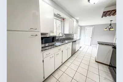 104 Lakewood Dr, Center Township, PA 16001 - Photo 32