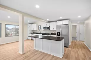 26 Seneca Rd, Bethel Park, PA 15241 - Photo 2