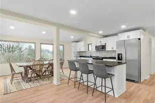 26 Seneca Rd, Bethel Park, PA 15241 - Photo 4