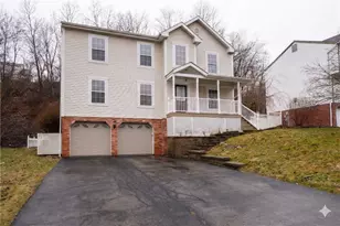 125 Shelbourne Dr, Moon/Crescent Twp, PA 15108 - Photo 2