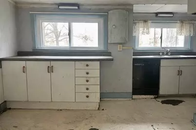 9 Main St, Mount Pleasant, PA 15340 - Photo 4