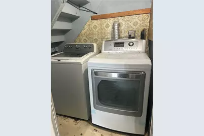 9 Main St, Mount Pleasant, PA 15340 - Photo 8