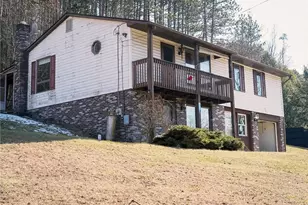 238 Victoria Way, Allegheny Township, PA 15656 - Photo 2