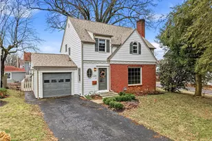 226 E Englewood Ave, New Castle, PA 16105 - Photo 1