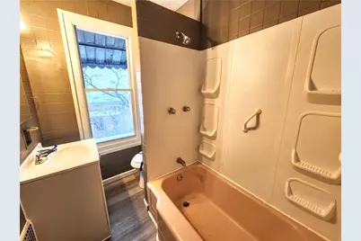 407 Alexander St, McKees Rocks, PA 15136 - Photo 2