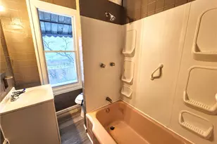 407 Alexander St, McKees Rocks, PA 15136 - Photo 2